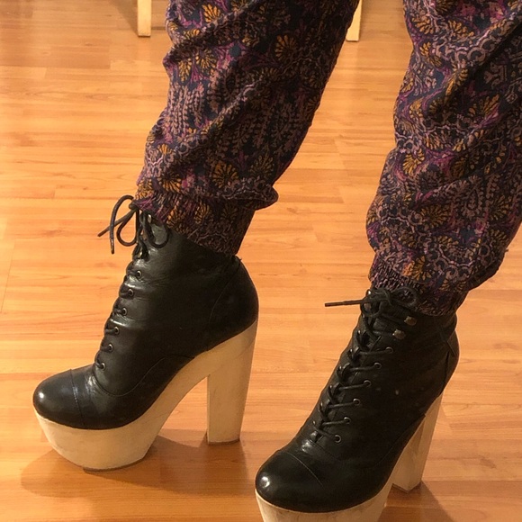 Chloe Sevigny Opening Ceremony “Mary Ellen” Chunky High Heel Boots - Picture 6 of 6